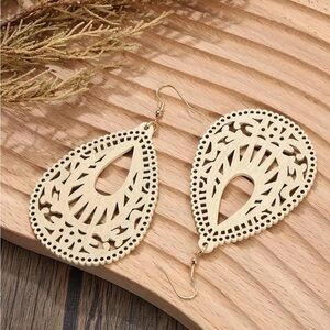 Boho Style Wooden Earrings (Cream)